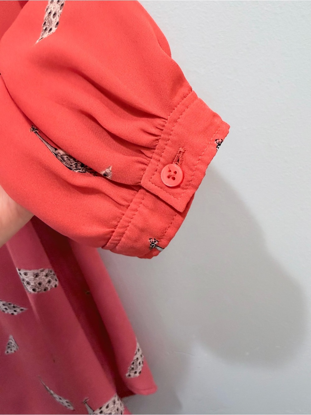 Sold LOFT Peacock Print Coral Pleated Long Sleeve Blouse Pink Boat Neck Whimsy - Picture 9 of 10